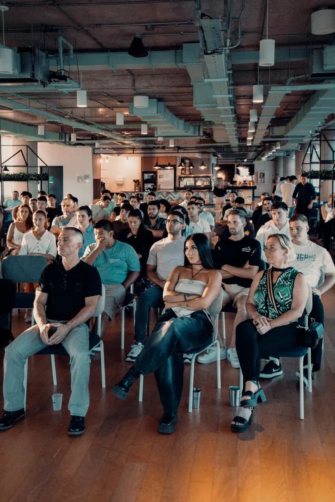 Alumnos de NW durante un encuentro