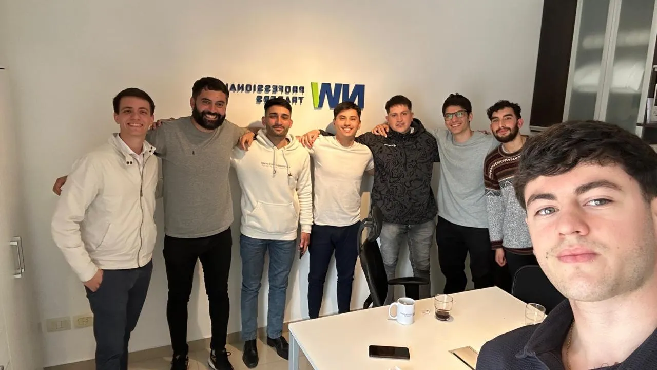 Alumnos en la oficina de NW Professional Traders